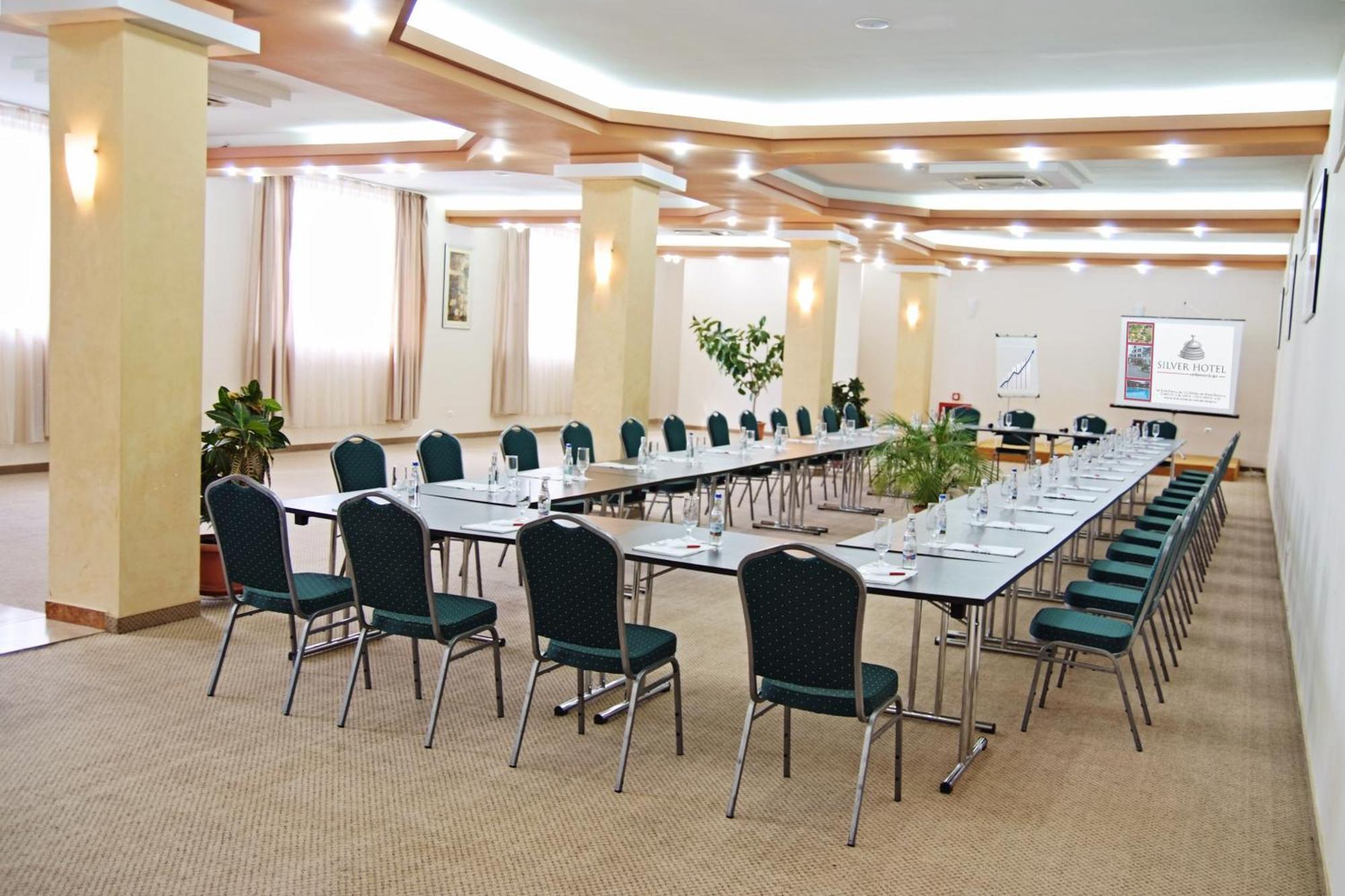 Silver Hotel Oradea Ngoại thất bức ảnh