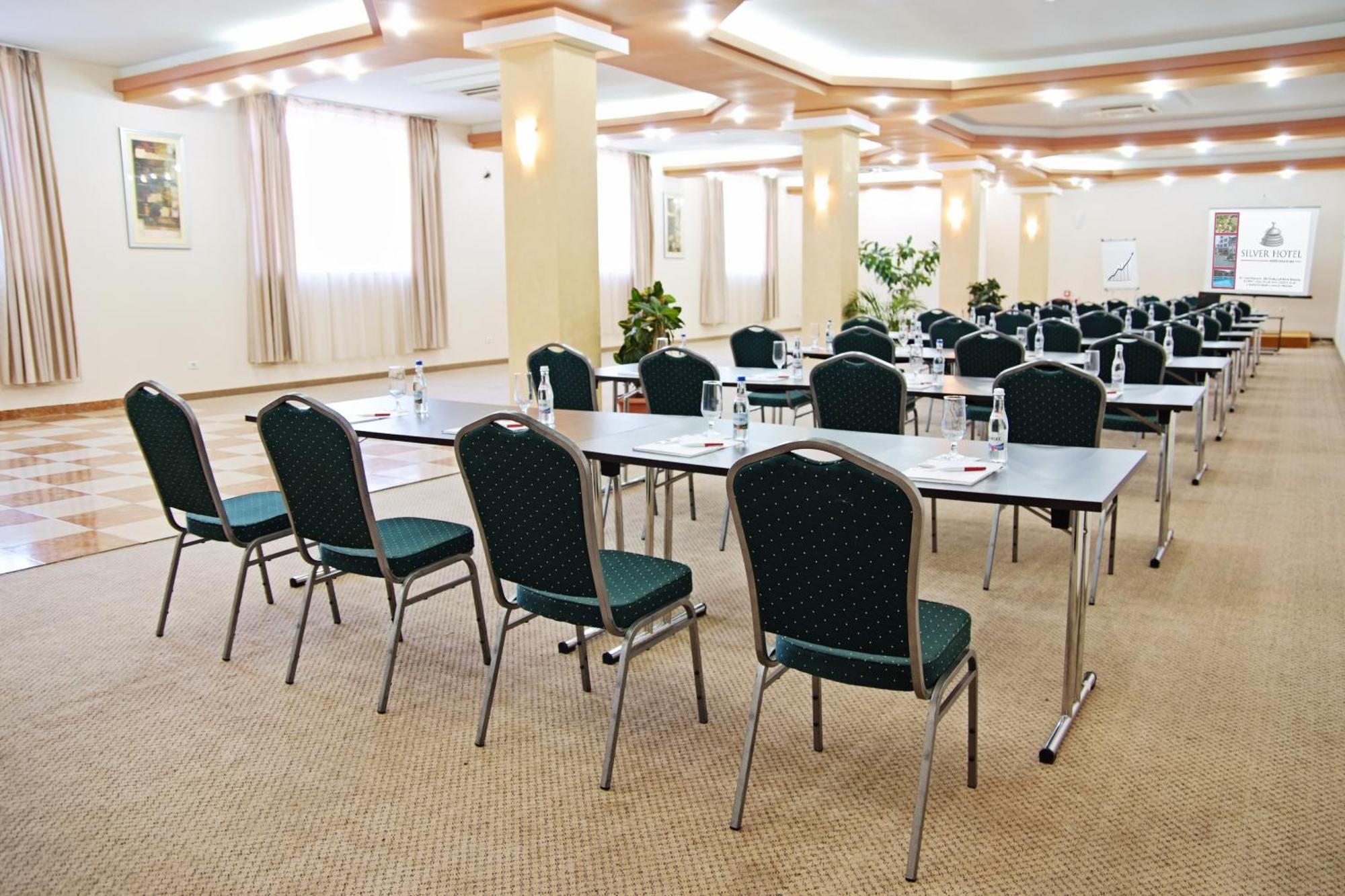 Silver Hotel Oradea Ngoại thất bức ảnh