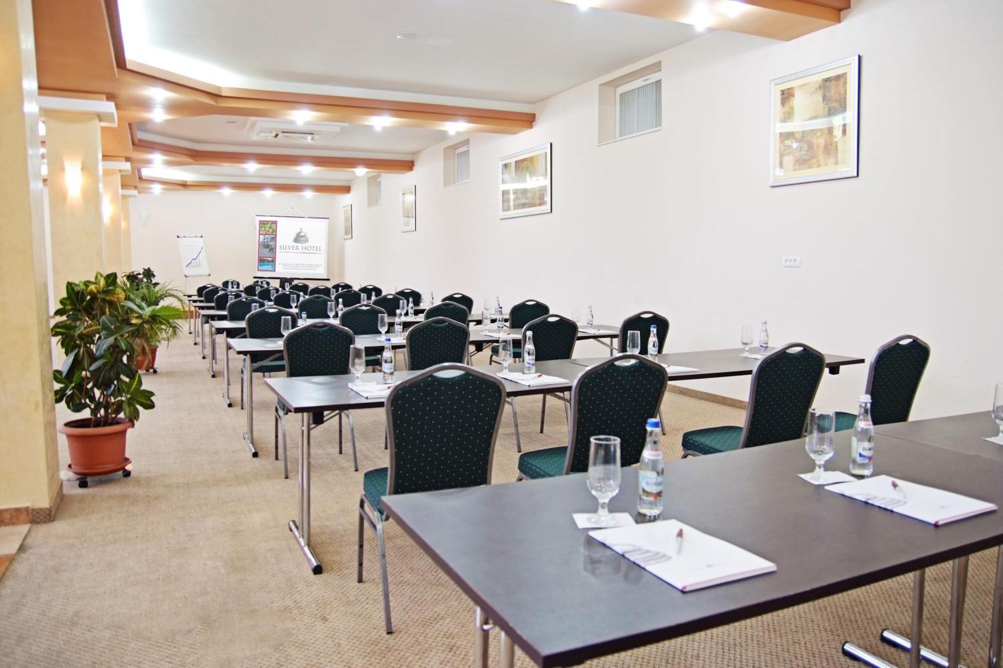 Silver Hotel Oradea Ngoại thất bức ảnh